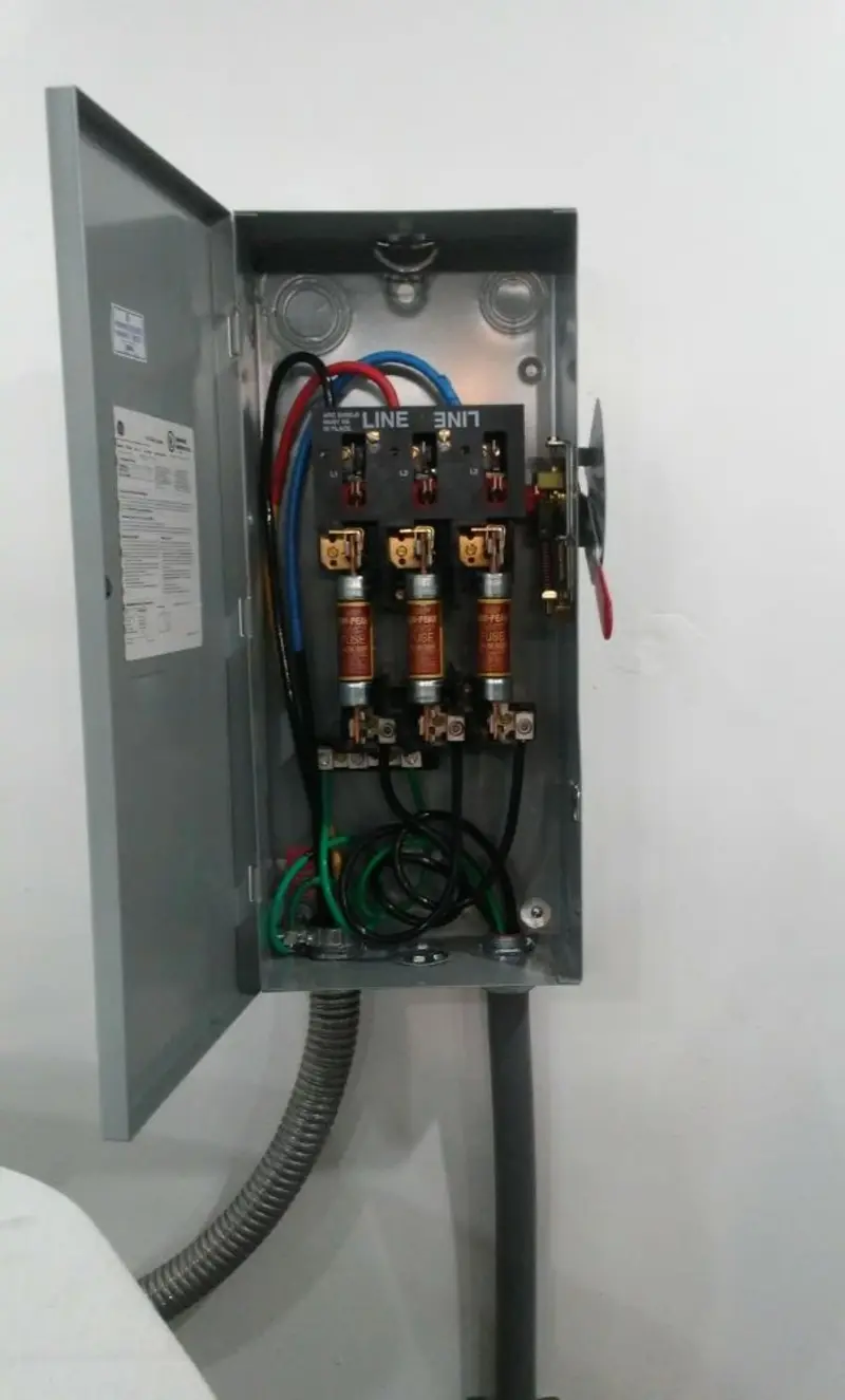 Three-phase disconnect switch installed for Electrical Wiring & Rewiring in Crestwood